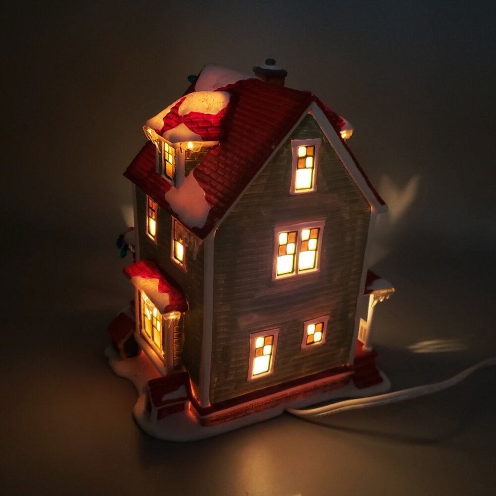 Dept 56 The Bumpus House 2006 A Christmas Story Village House with Light CHIPPED - Picture 4 of 16